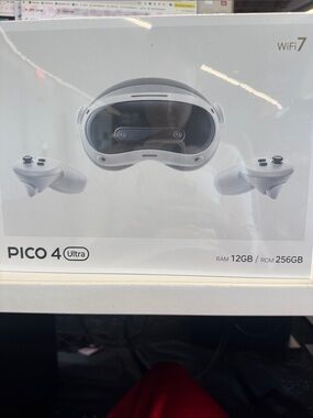 Standalone VR Headset — White